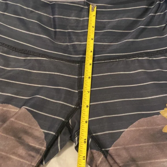 Striped Floral Performance Bike Shorts - Navy - Picture 7 of 8